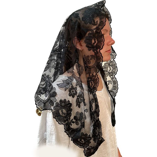 Cathedral Lace Veil Mantilla in Spanish Classic Style Lace 
