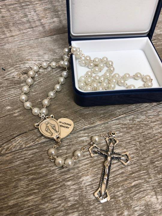 https://shop.catholicsupply.com/Shared/Images/Product/In-Loving-Memory-Memorial-Pearl-Rosary/10369.jpg