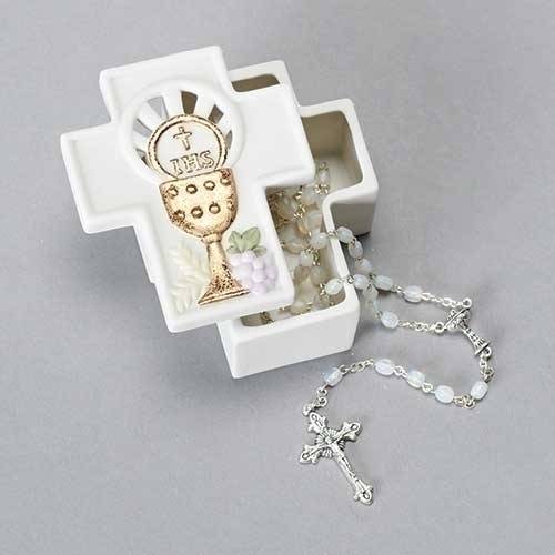 First Communion Cross Keepsake Box 3 inch 1st Communion rosary box made of porcelain. Rosary shown is not included. Could also be used to hold jewelry.?  ?