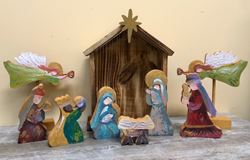Handpainted 9 Figure Nativity Set with 7.5" Figures and 14.75" Stable