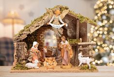 OUR EXCLUSIVE Fontanini 8 Piece 5" Scale Nativity Set with Stable