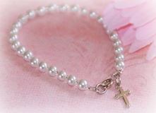 Pearl Bracelet With Cross